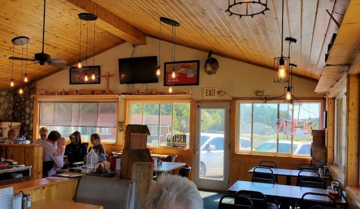 Gustafson's Resort (White Tail Restaurant & Motel)